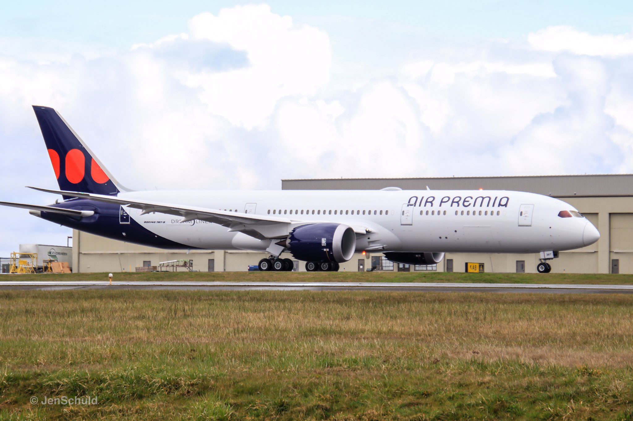 Air Premia 787 HL8387 Photo by Jennifer Schuld