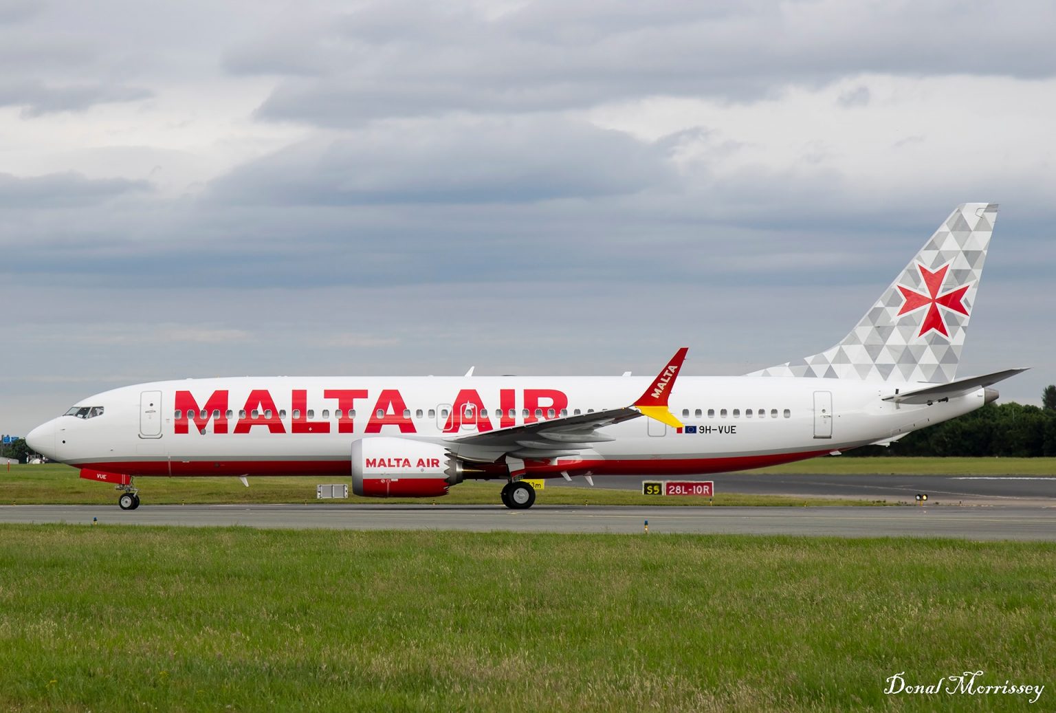 Boeing Delivers The First Boeing Max In Ryanairs Malta Air Livery