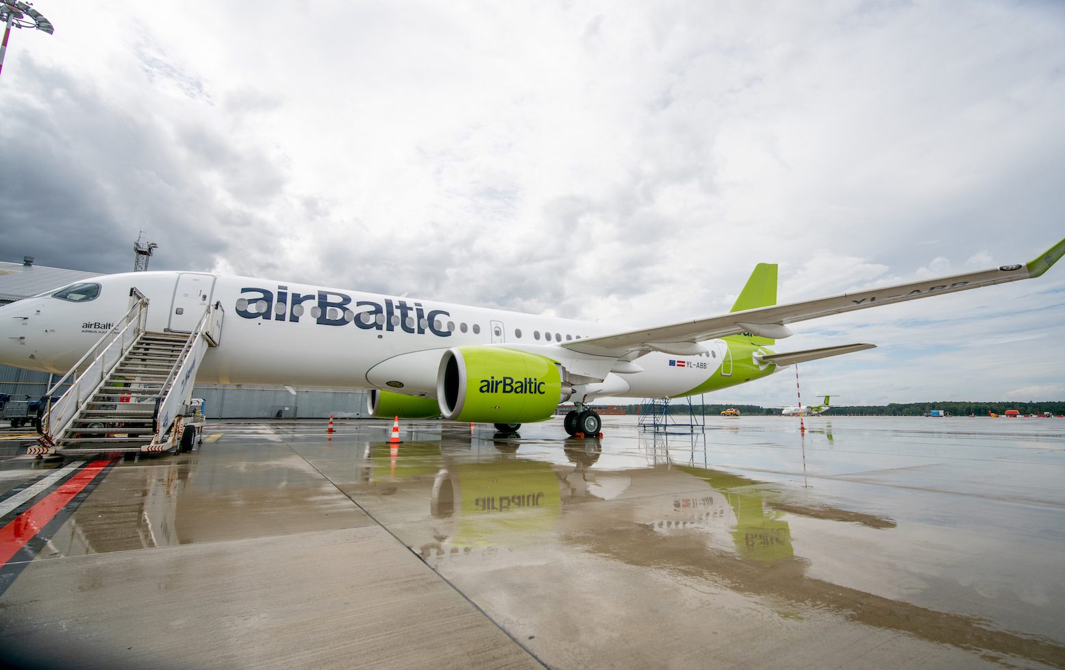 Airbaltic A220