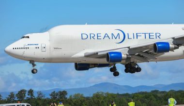 dreamlifter cargo plane Dramlifter Boeing