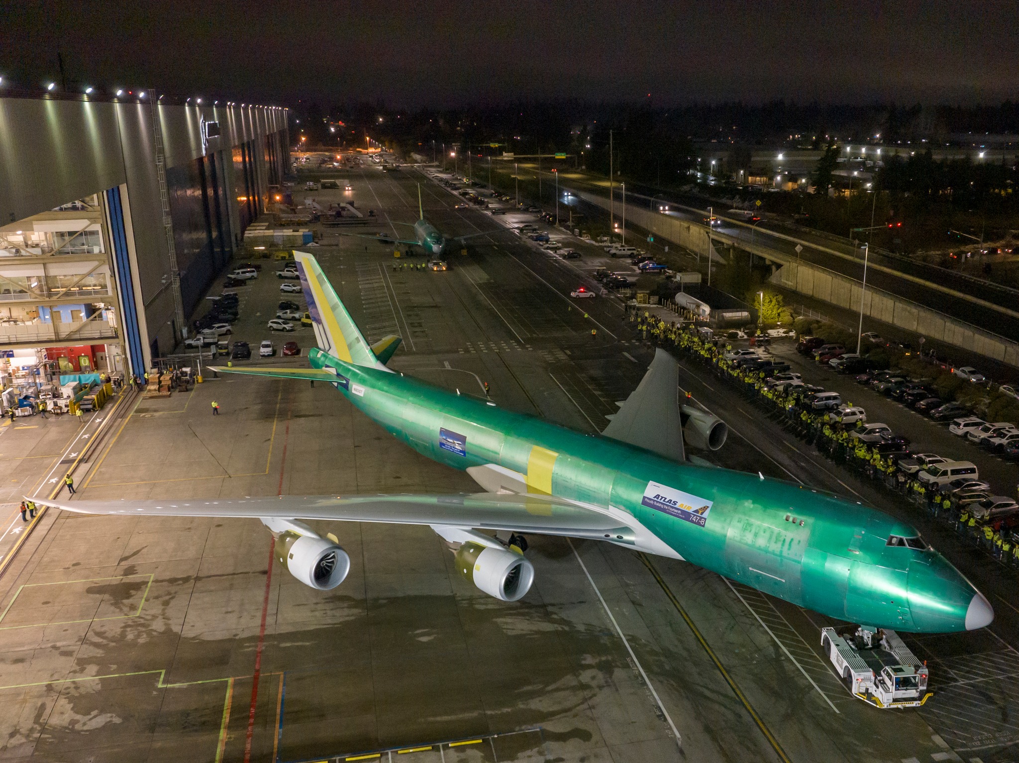 queen-of-the-skies-the-last-ever-produced-boeing-747-rolled-off-assembly